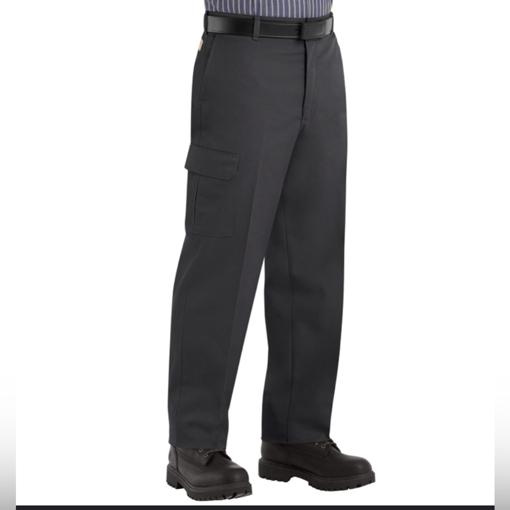 Red  Kap dark, navy cotton men's cargo pants size 34-32 boot cut